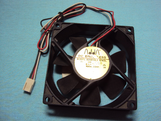 VENTILADOR CAJA-EXTRACTOR 80 X 80 06